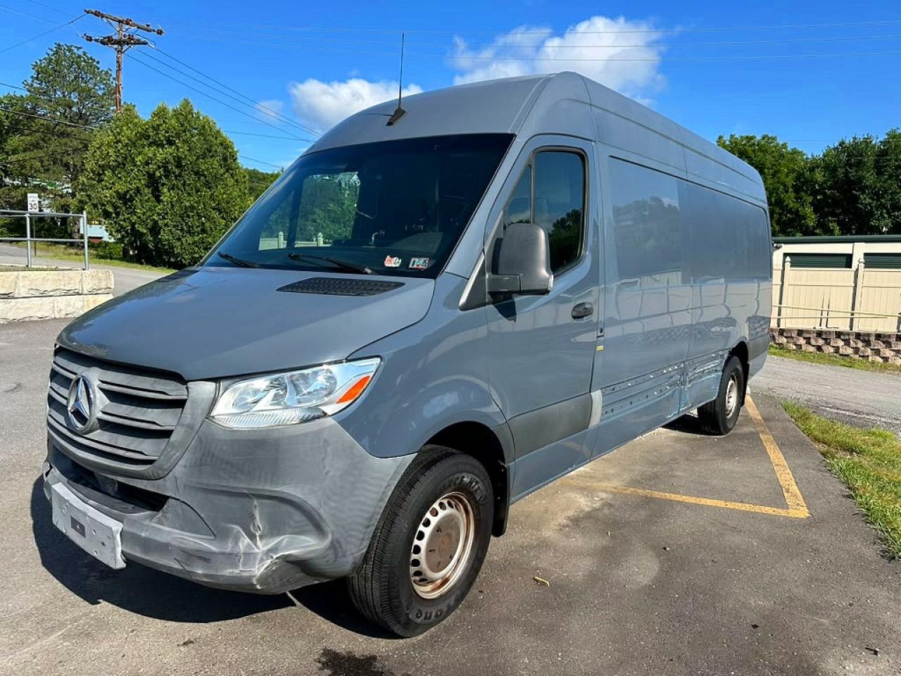 2019 Mercedes-Benz Sprinter Cargo, VIN WD4PF1CDXKP134242 — Minor dents and scratches