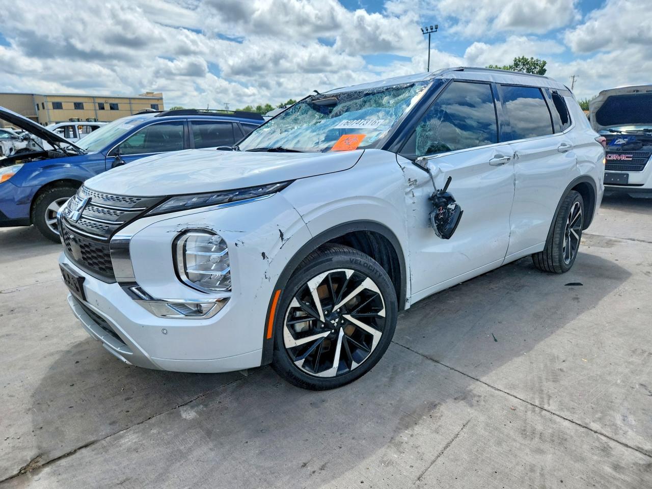 2024 Mitsubishi Outlander SEL, VIN JA4J3WA88RZ032748 — Side