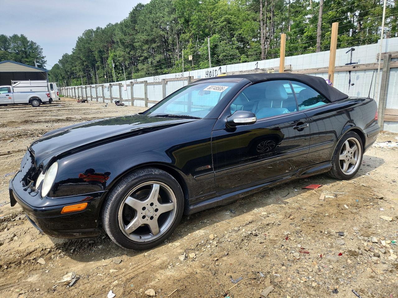 2003 Mercedes-Benz CLK 430, VIN WDBLK70G23T138377 — Front end