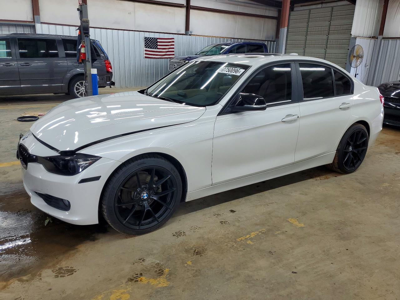 2013 BMW 3 Series 328i, VIN WBA3A5C57DF356007 — Front end