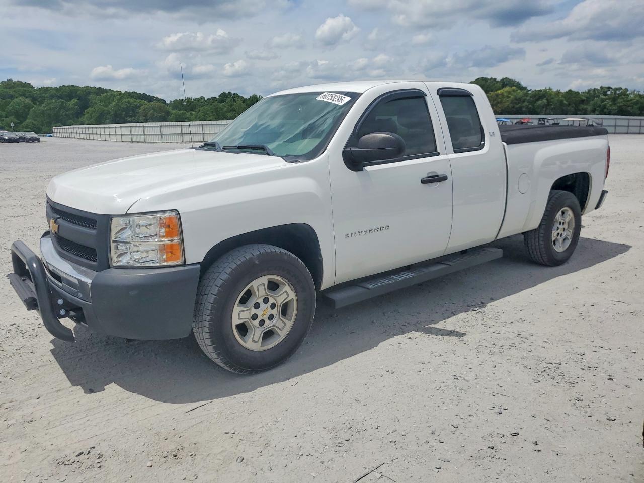 2013 Chevrolet Silverado 1500 Work Truck, VIN 1GCRCPE08DZ240883 — Rear end