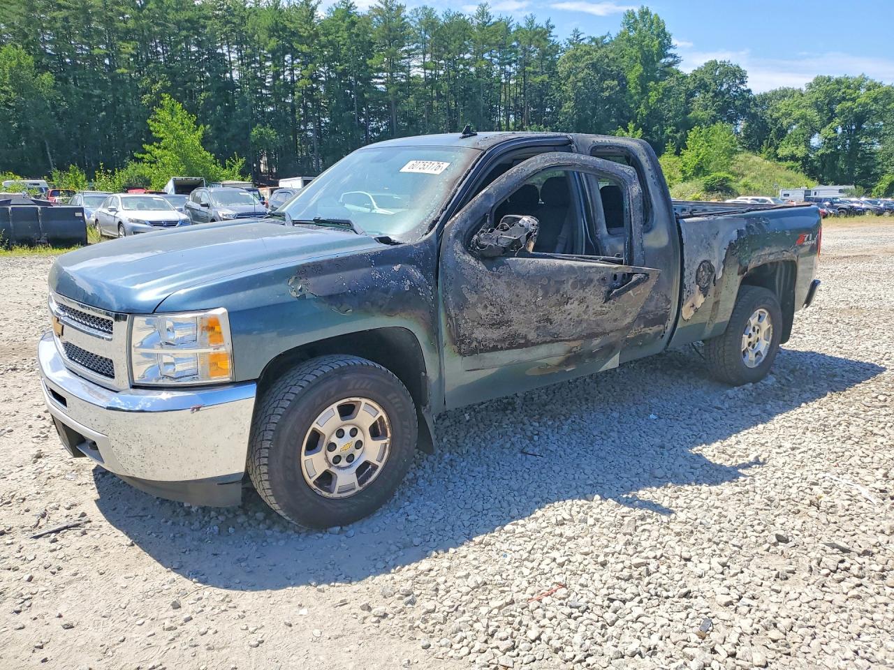 2013 Chevrolet Silverado 1500 LT, VIN 1GCRKSE78DZ117734 — Side