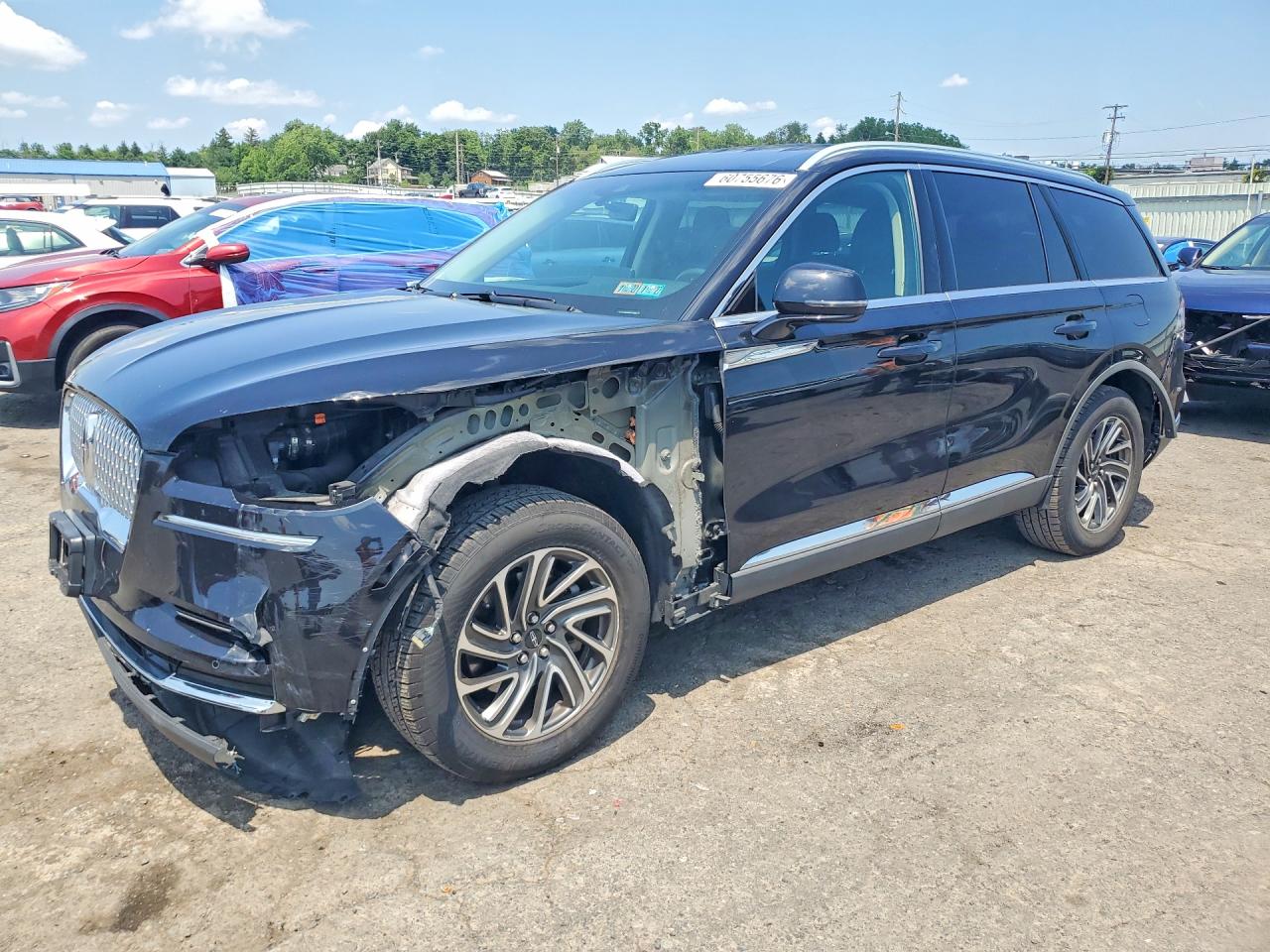2021 Lincoln Aviator Standard, VIN 5LM5J6XC7MGL17835 — Front end