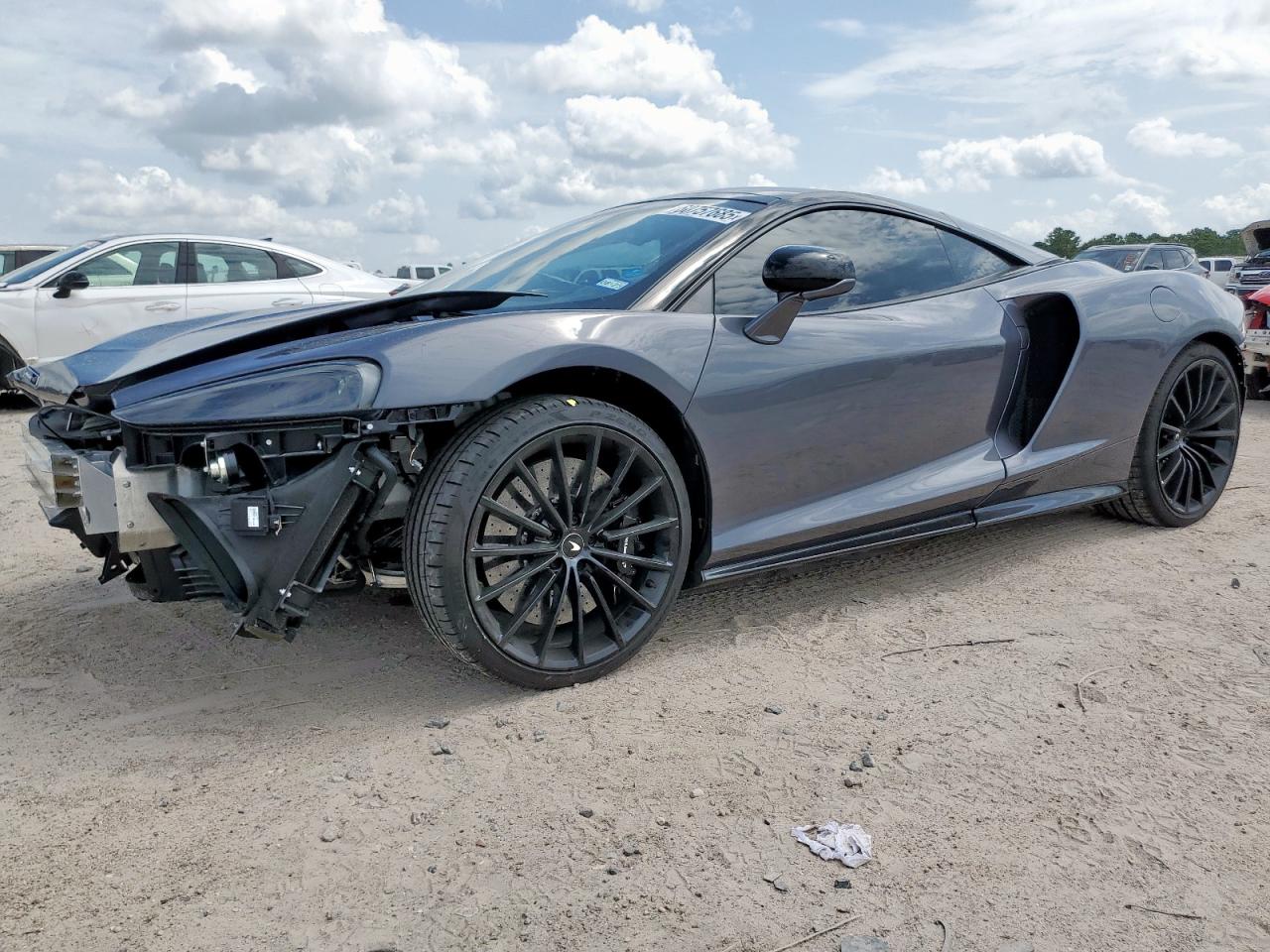 2023 McLaren GT, VIN SBM22GCA4PW002851 — Перед