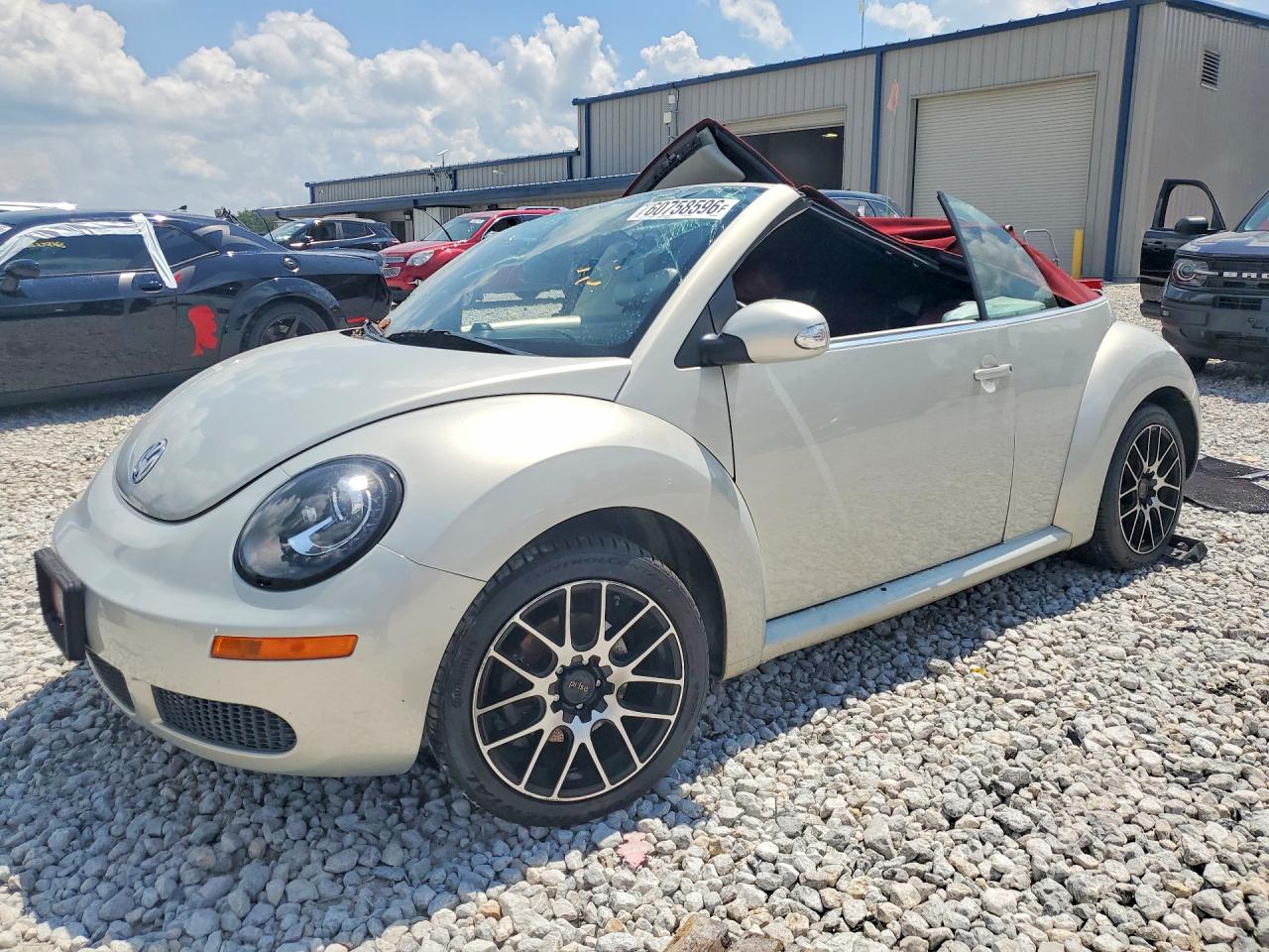 2009 Volkswagen Beetle Blush, VIN 3VWSF31YX9M409708 — Град