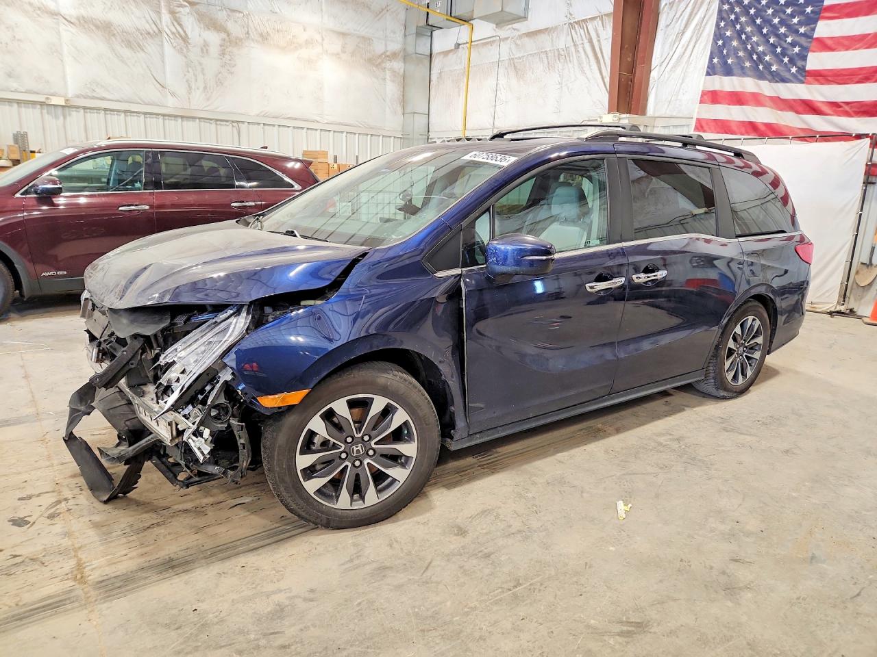 2021 Honda Odyssey EX-L, VIN 5FNRL6H77MB016013 — Front end