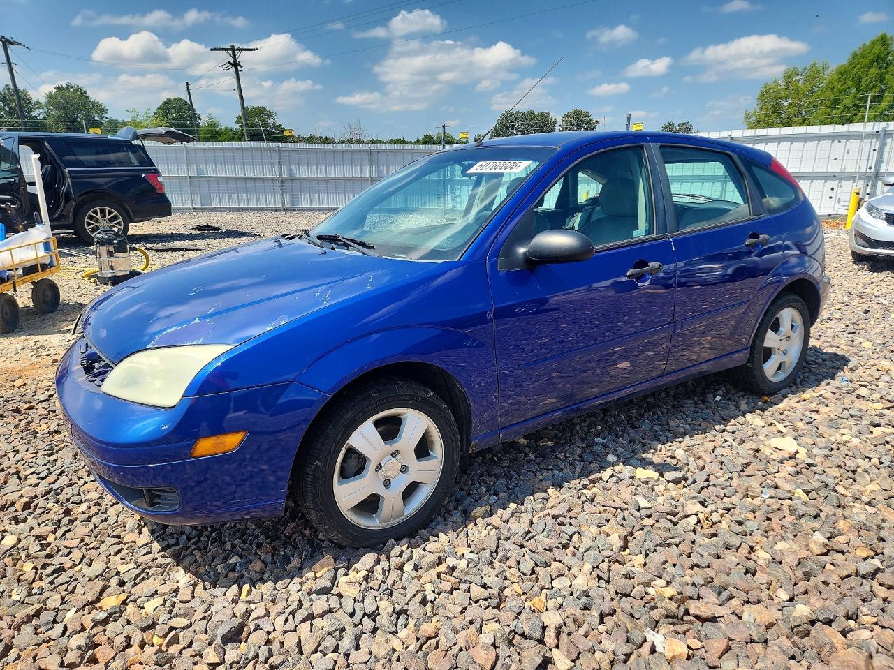 2005 Ford Focus S, VIN 3FAFP37N15R151791 — Front end