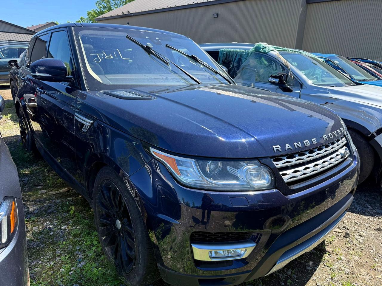 2017 Land Rover Range Rover Sport HSE, VIN SALWR2FK5HA141021 — Rear end