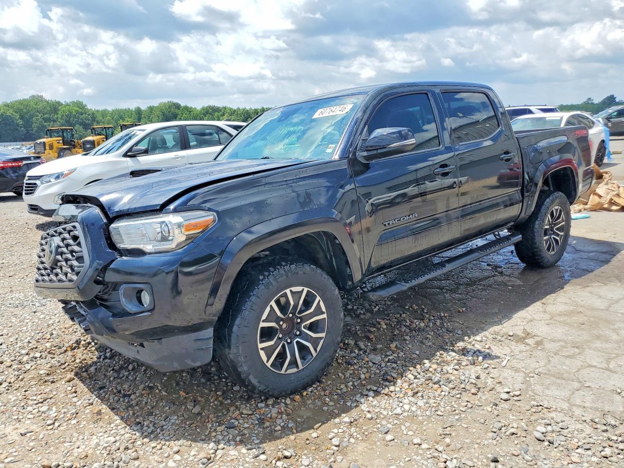 2021 Toyota Tacoma TRD Sport, VIN 5TFAZ5CNXMX113580 — Front end
