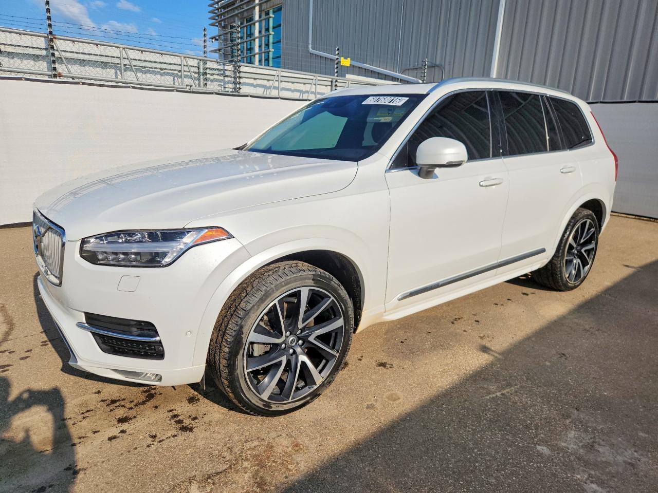 2018 Volvo XC90 Inscription, VIN YV4A22PLXJ1387837 — Minor dents and scratches