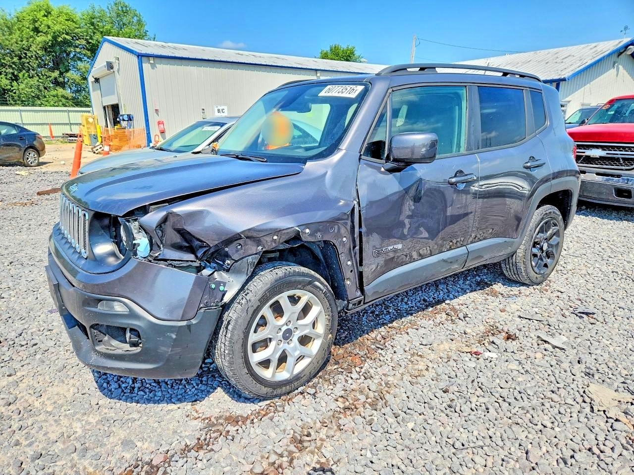 2017 Jeep Renegade Latitude, VIN ZACCJBBB3HPE95532 — Front end
