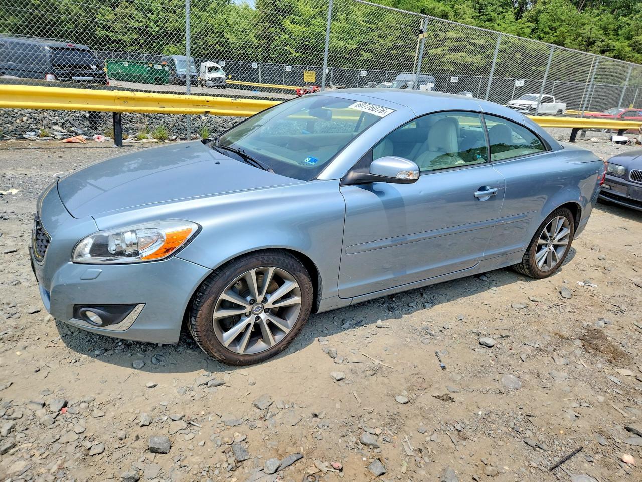 2013 Volvo C70 T5, VIN YV1672MC1DJ138047 — Undercarriage