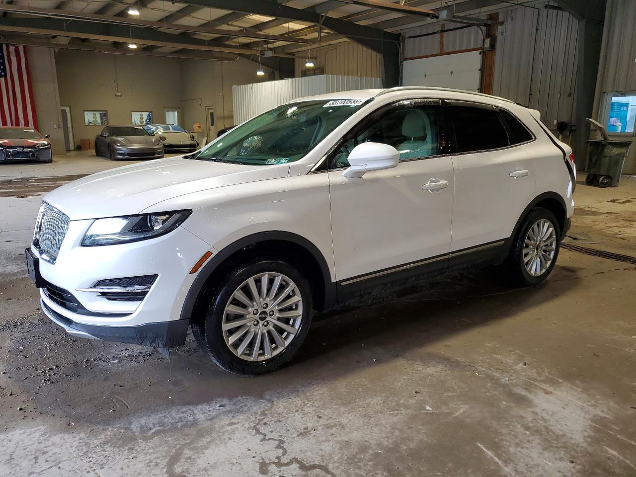 2019 Lincoln MKC Standard, VIN 5LMCJ1D97KUL51503 — Rear end