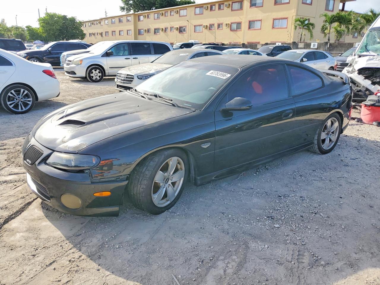 2006 Pontiac GTO, VIN 6G2VX12U26L514566 — Minor dents and scratches