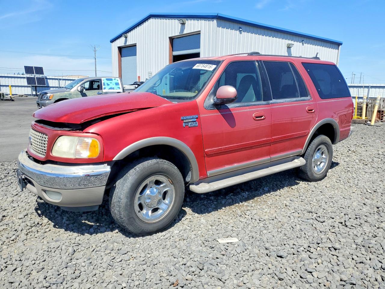 2001 Ford Expedition Eddie Bauer, VIN 1FMPU18L31LB35394 — Front end