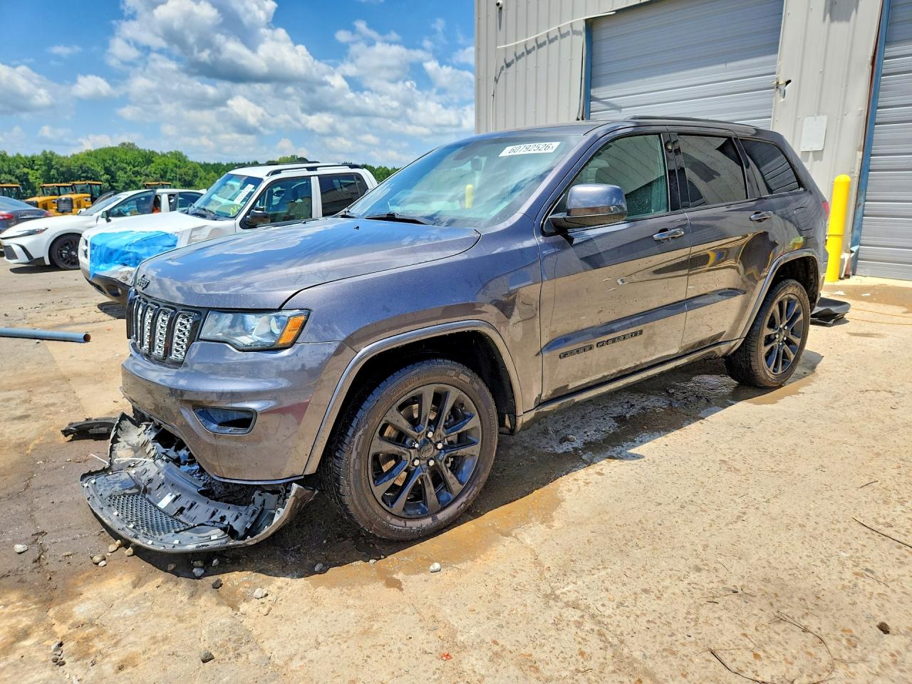 2021 Jeep Grand Cherokee Laredo X, VIN 1C4RJEAG4MC844172 — Front end