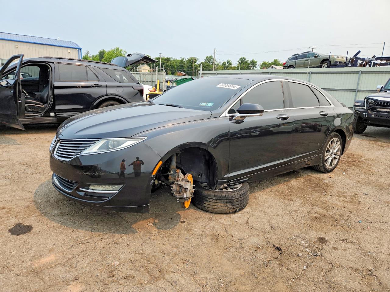 2014 Lincoln MKZ, VIN 3LN6L2J91ER805986 — Перед