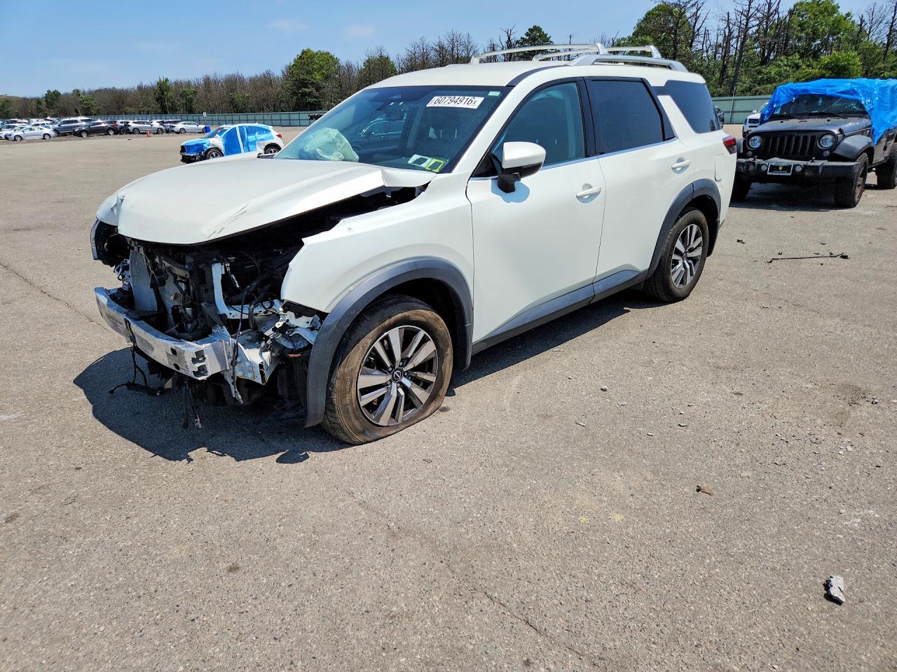 2023 Nissan Pathfinder SL, VIN 5N1DR3CC2PC260371 — Перед