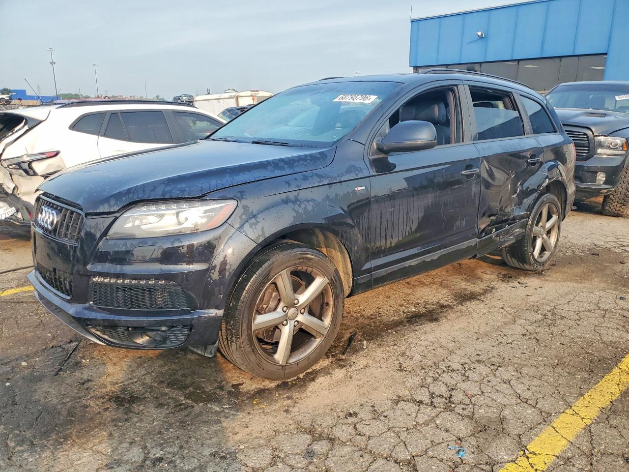 2015 Audi Q7 Prestige, VIN WA1WMAFE2FD015991 — Side