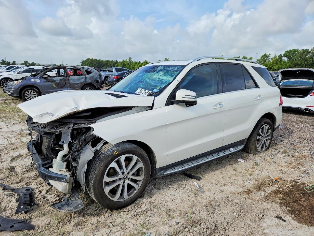 2018 Mercedes-Benz GLE 350, VIN 4JGDA5JB7JB048172 — Front end