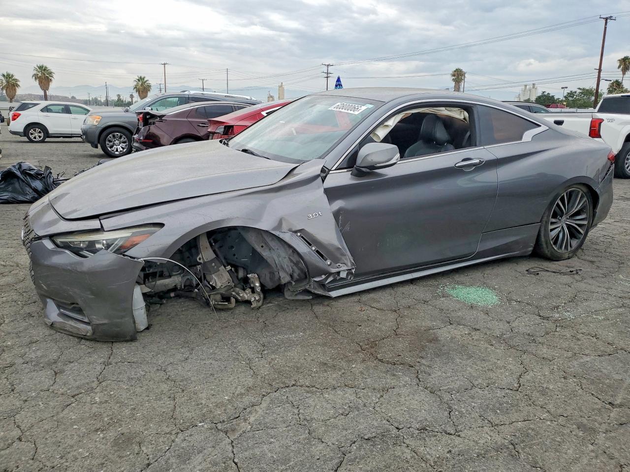 2017 Infiniti Q60 Premium, VIN JN1EV7EK8HM363244 — Side