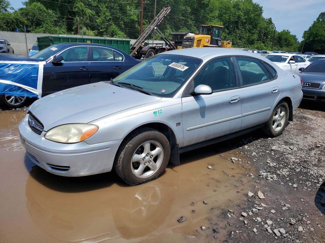2001 Ford Taurus SES, VIN 1FAFP55S01A150222 — Перед