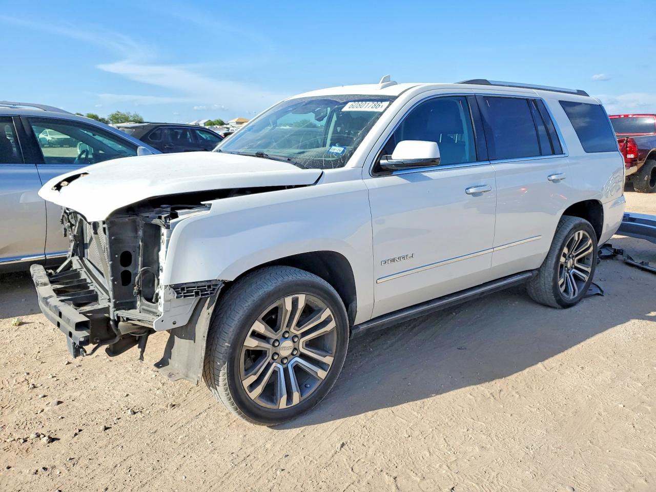 2018 GMC Yukon Denali, VIN 1GKS1CKJ3JR127419 — Перед