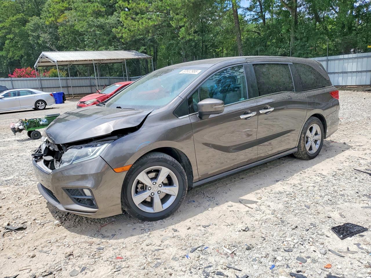 2019 Honda Odyssey EX, VIN 5FNRL6H53KB060103 — Front end