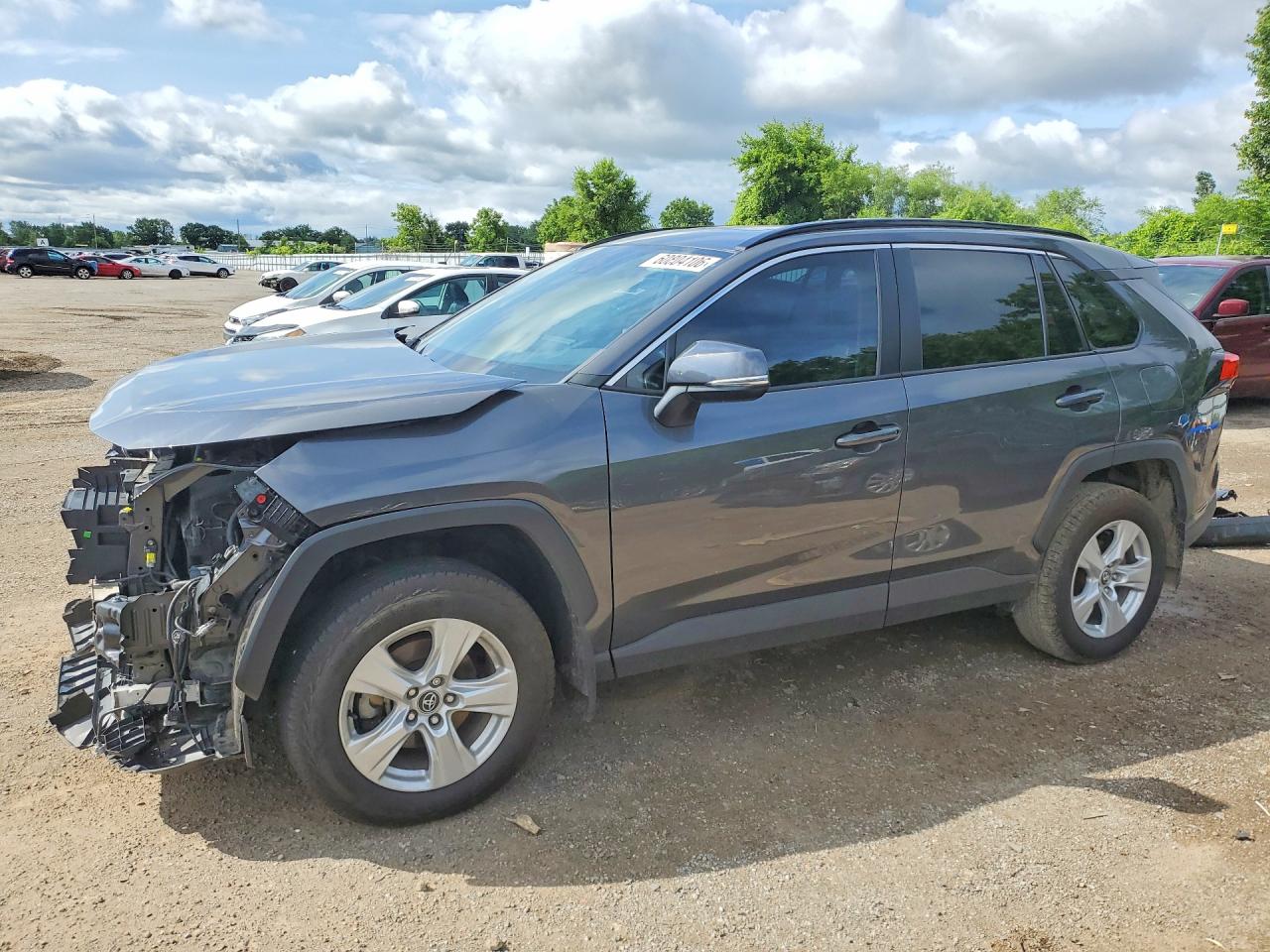 2020 Toyota RAV4 XLE, VIN 2T3R1RFV0LC119700 — Front end