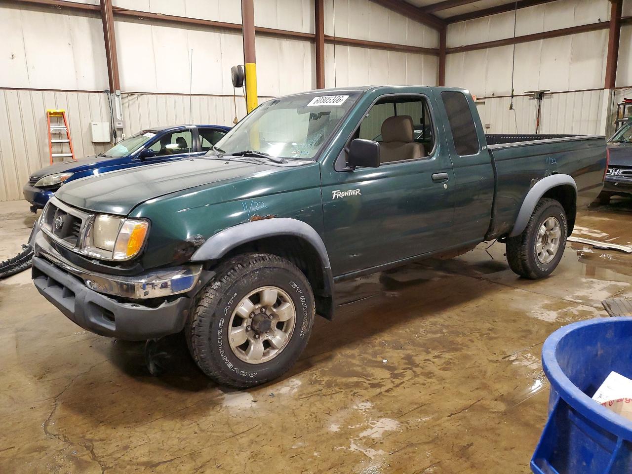 2000 Nissan Frontier XE, VIN 1N6ED26Y3YC352595 — Rear end