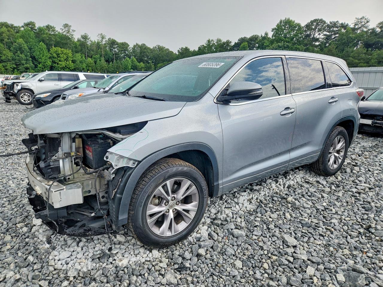 2015 Toyota Highlander LE Plus, VIN 5TDZKRFH1FS075752 — Front end