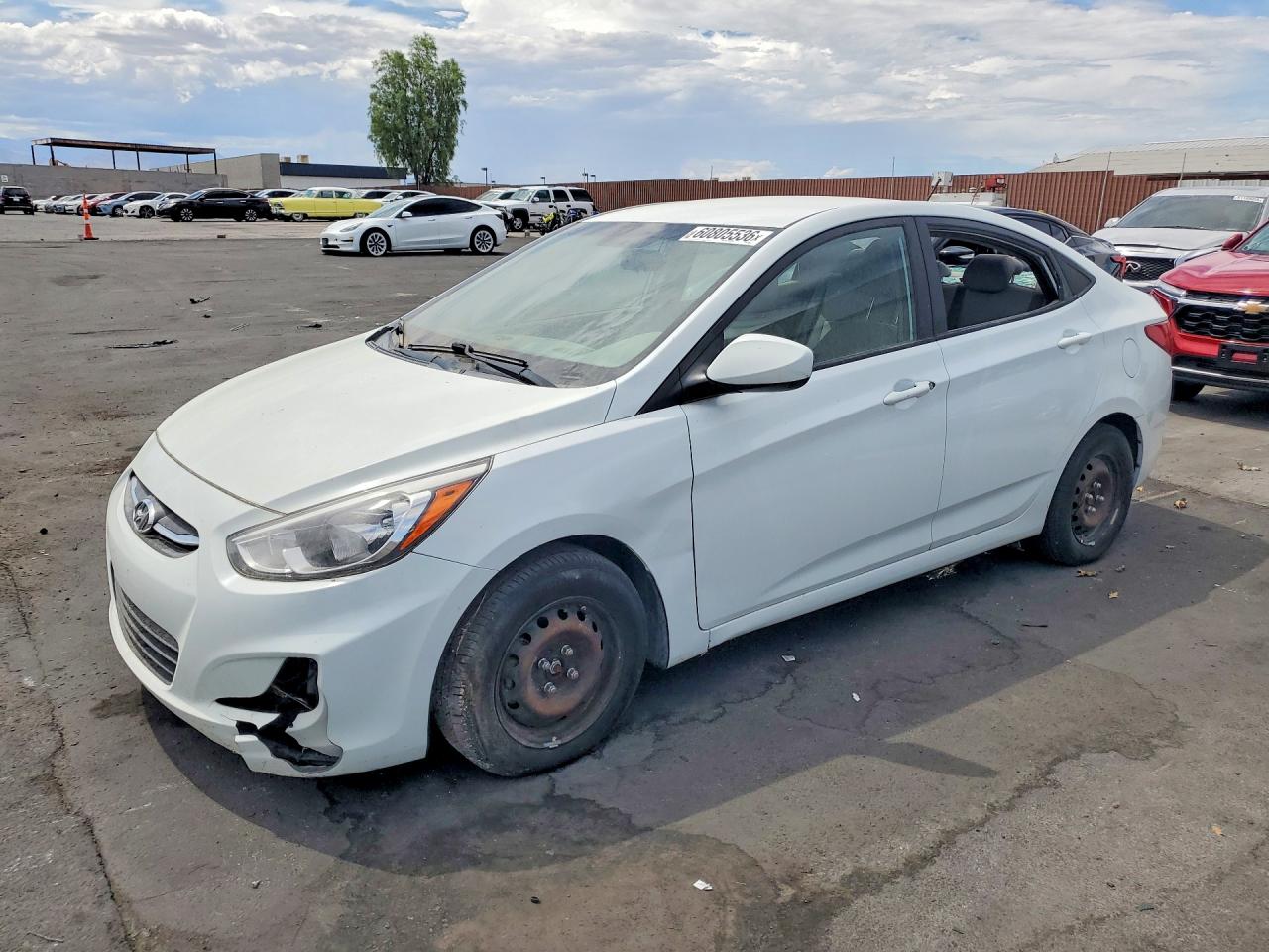 2017 Hyundai Accent SE, VIN KMHCT4AE9HU200204 — Вандализм