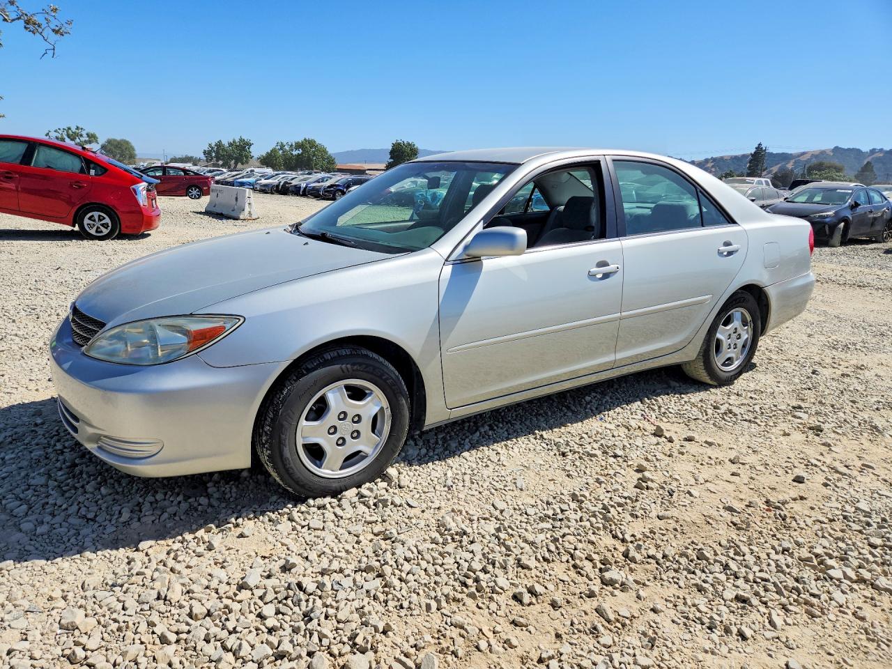 2002 Toyota Camry LE, VIN 4T1BF30K62U531544 — Rear end