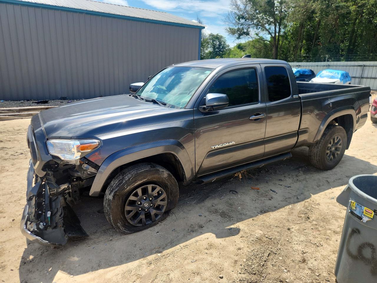 2021 Toyota Tacoma SR, VIN 3TYSZ5AN2MT017962 — Front end