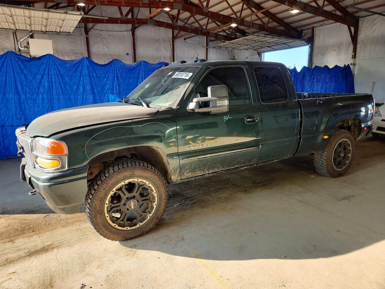 2003 GMC Sierra Denali, VIN 2GTFK69U931287831 — Перед