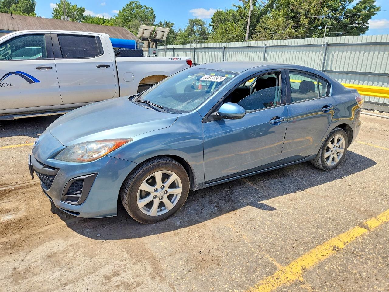 2011 Mazda 3 i Touring, VIN JM1BL1VF5B1385409 — Град