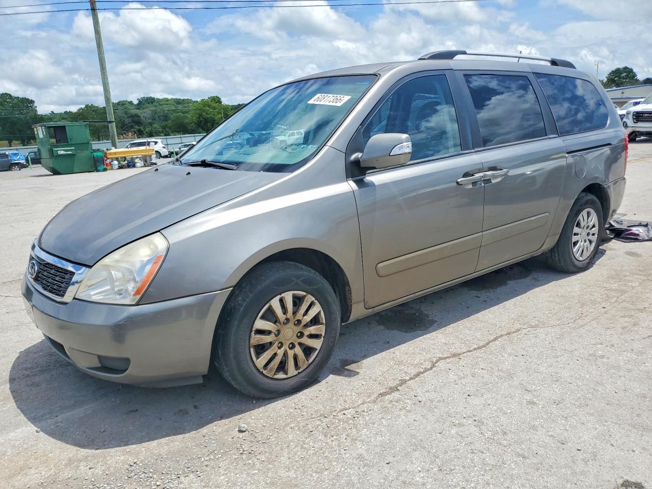 2011 Kia Sedona LX, VIN KNDMG4C78B6405276 — Front end