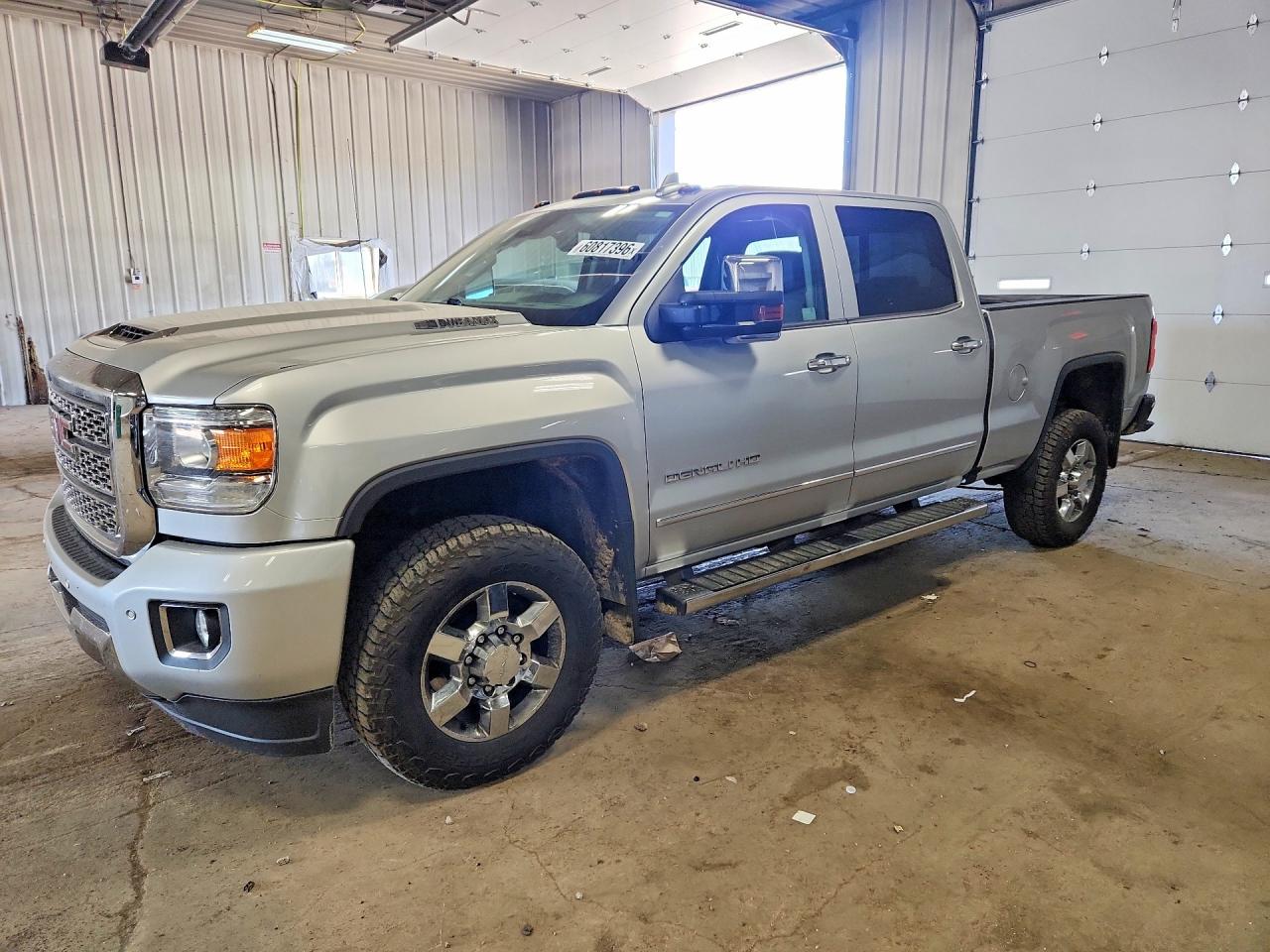2019 GMC Sierra 3500HD Denali, VIN 1GT42WEY6KF264966 — Side