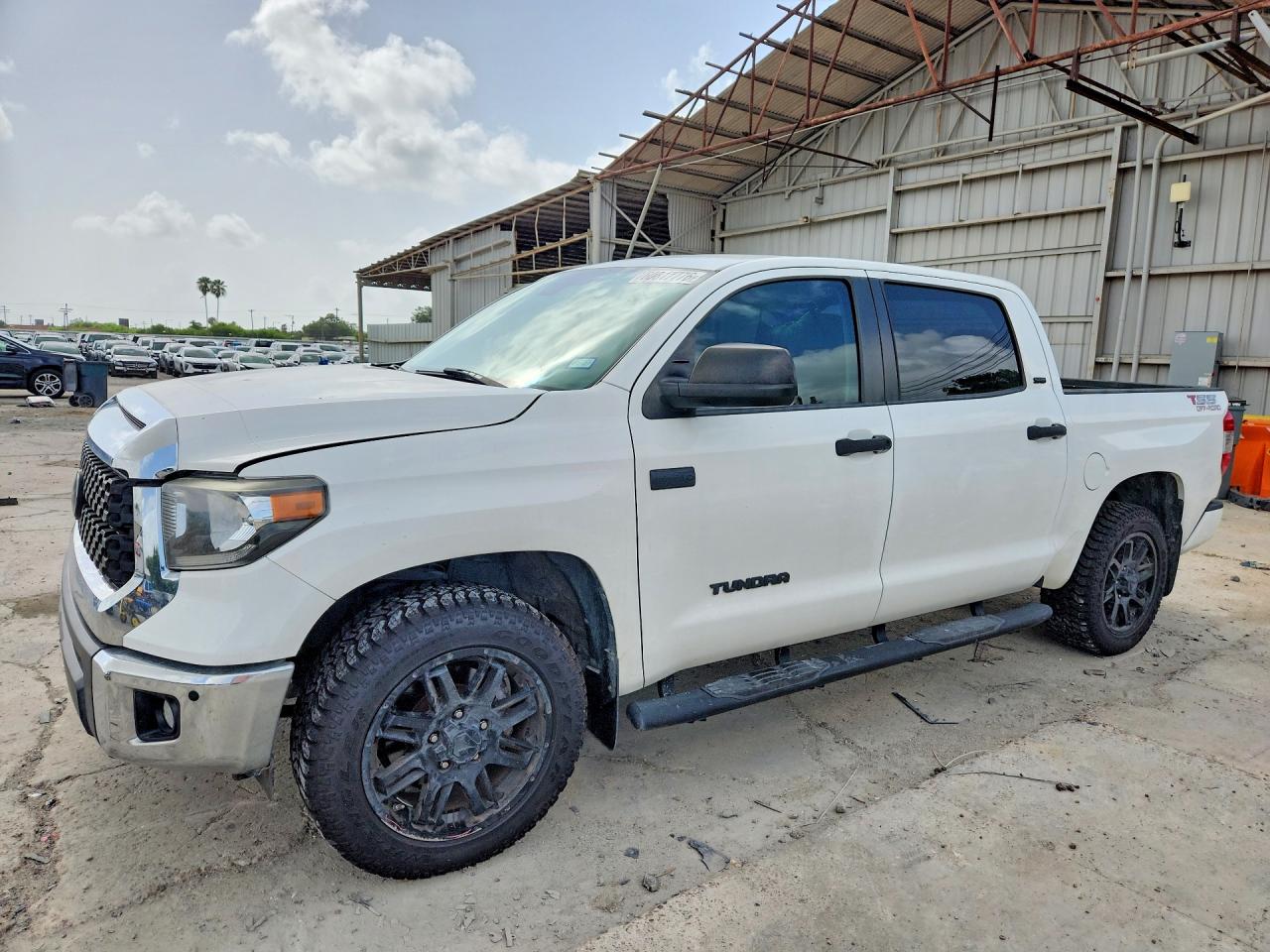 2021 Toyota Tundra SR5, VIN 5TFEY5F10MX289633 — Side