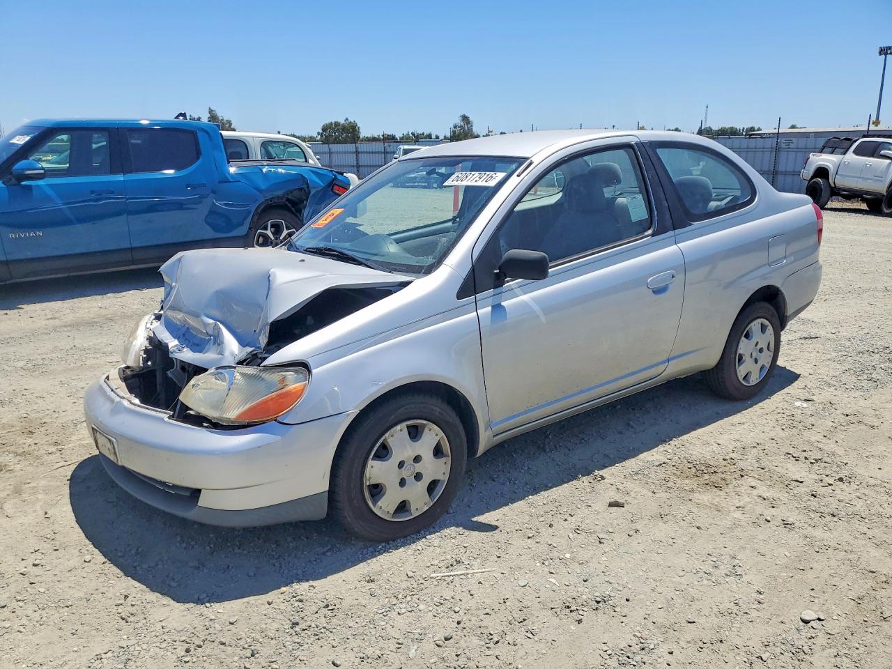 2000 Toyota ECHO, VIN JTDAT1232Y0081653 — Front end