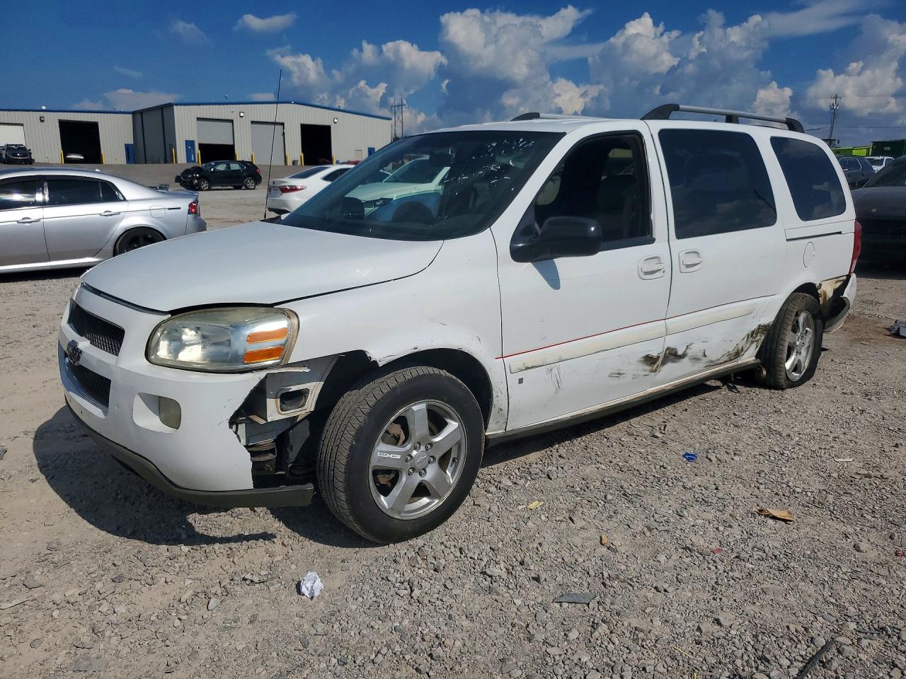2008 Chevrolet Uplander 1LT, VIN 1GNDV331X8D190989 — Зад
