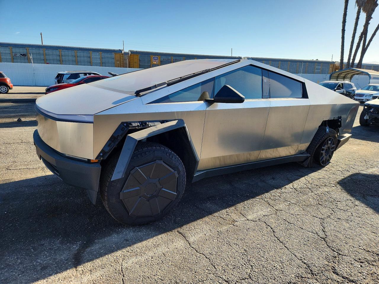 2024 Tesla Cybertruck, VIN 7G2CEHED4RA039711 — Rear end