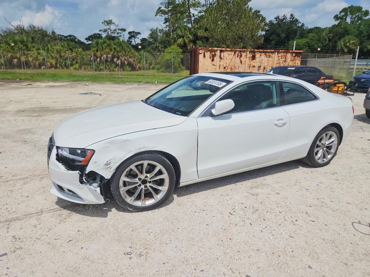 2014 Audi A5 Premium, VIN WAUCFAFR8EA045208 — Front end