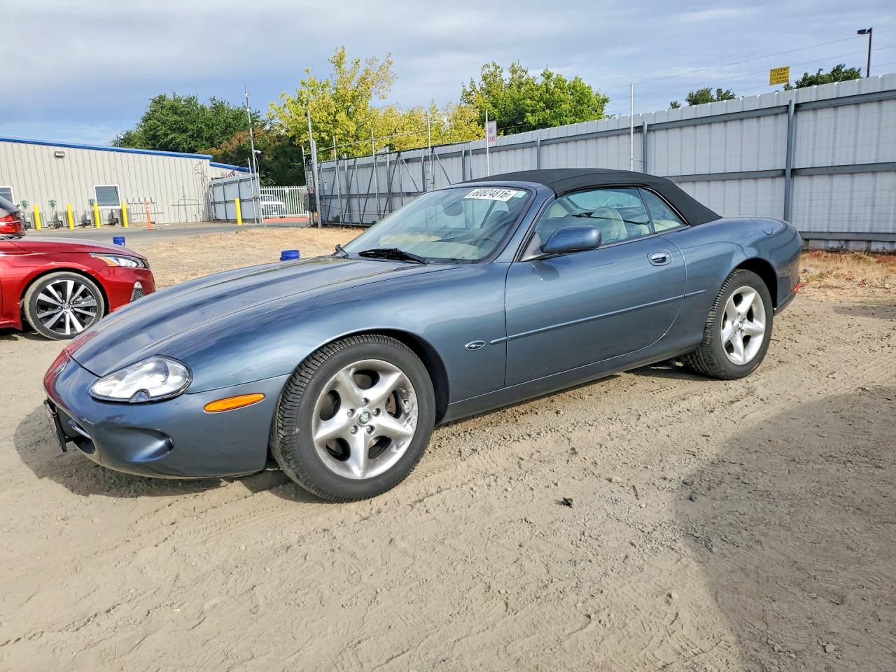 2000 Jaguar XK, VIN SAJJA42C0YNA10921 — Перед