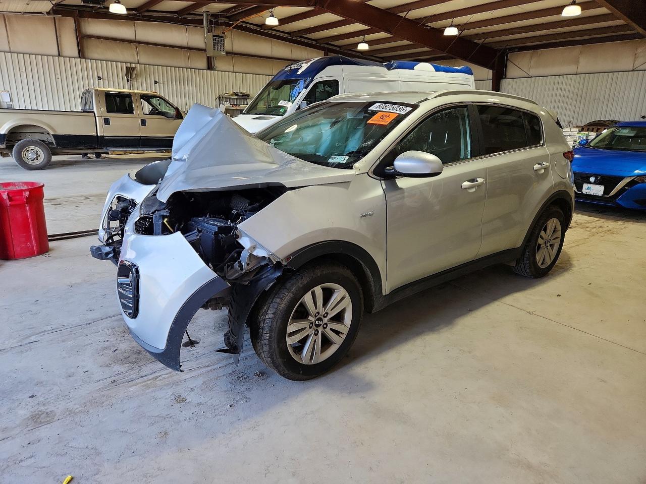 2018 Kia Sportage LX, VIN KNDPMCAC1J7410988 — Front end