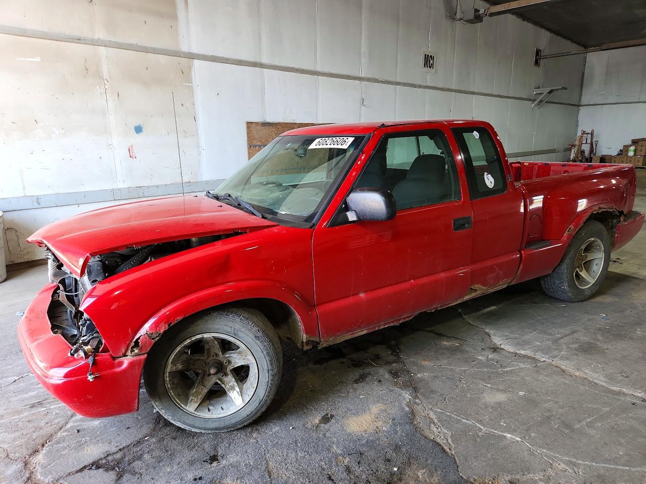 2003 GMC Sonoma SLS, VIN 1GTCS19XX38222497 — Front end