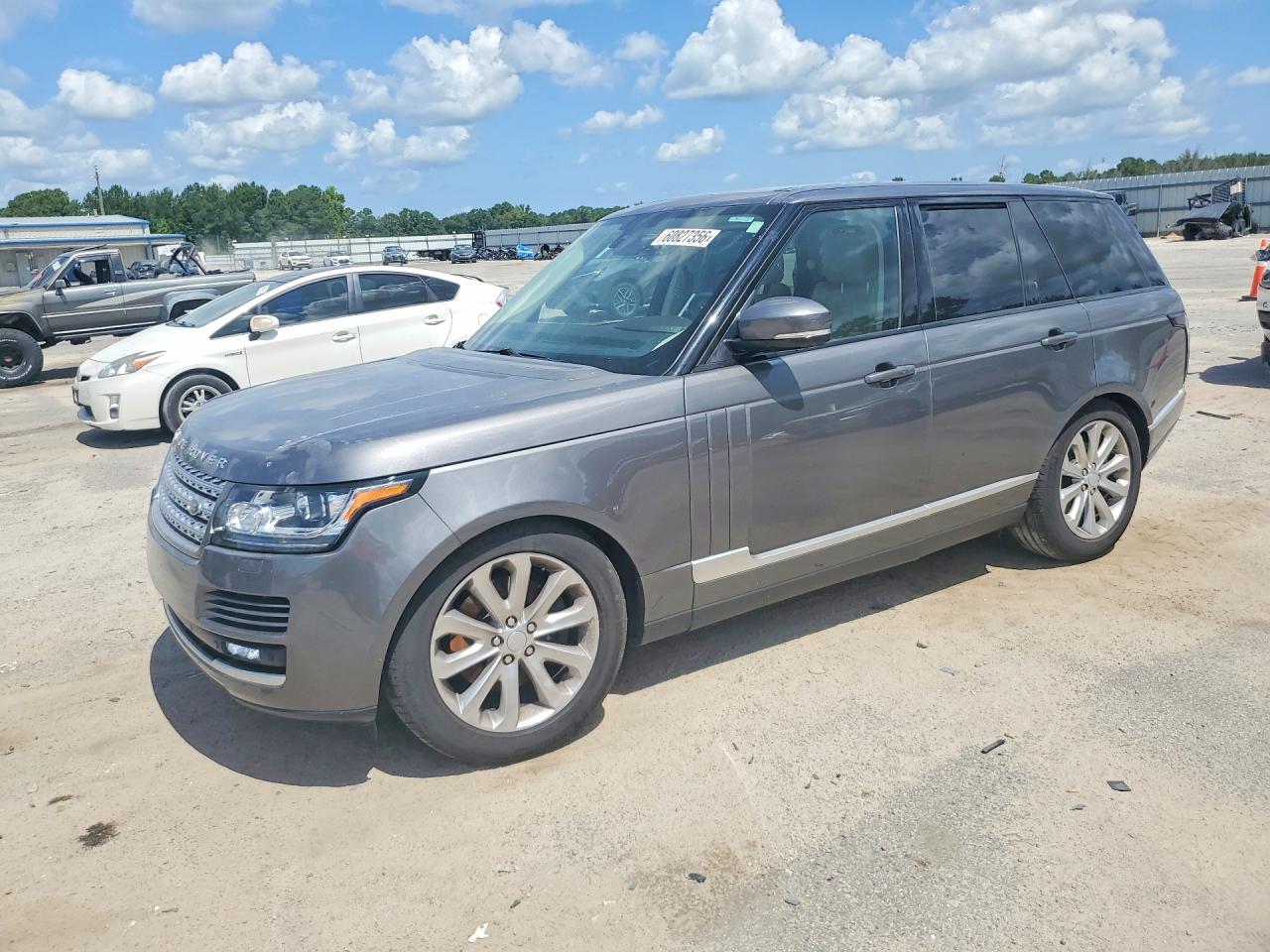 2015 Land Rover Range Rover HSE, VIN SALGS2VFXFA220498 — Minor dents and scratches
