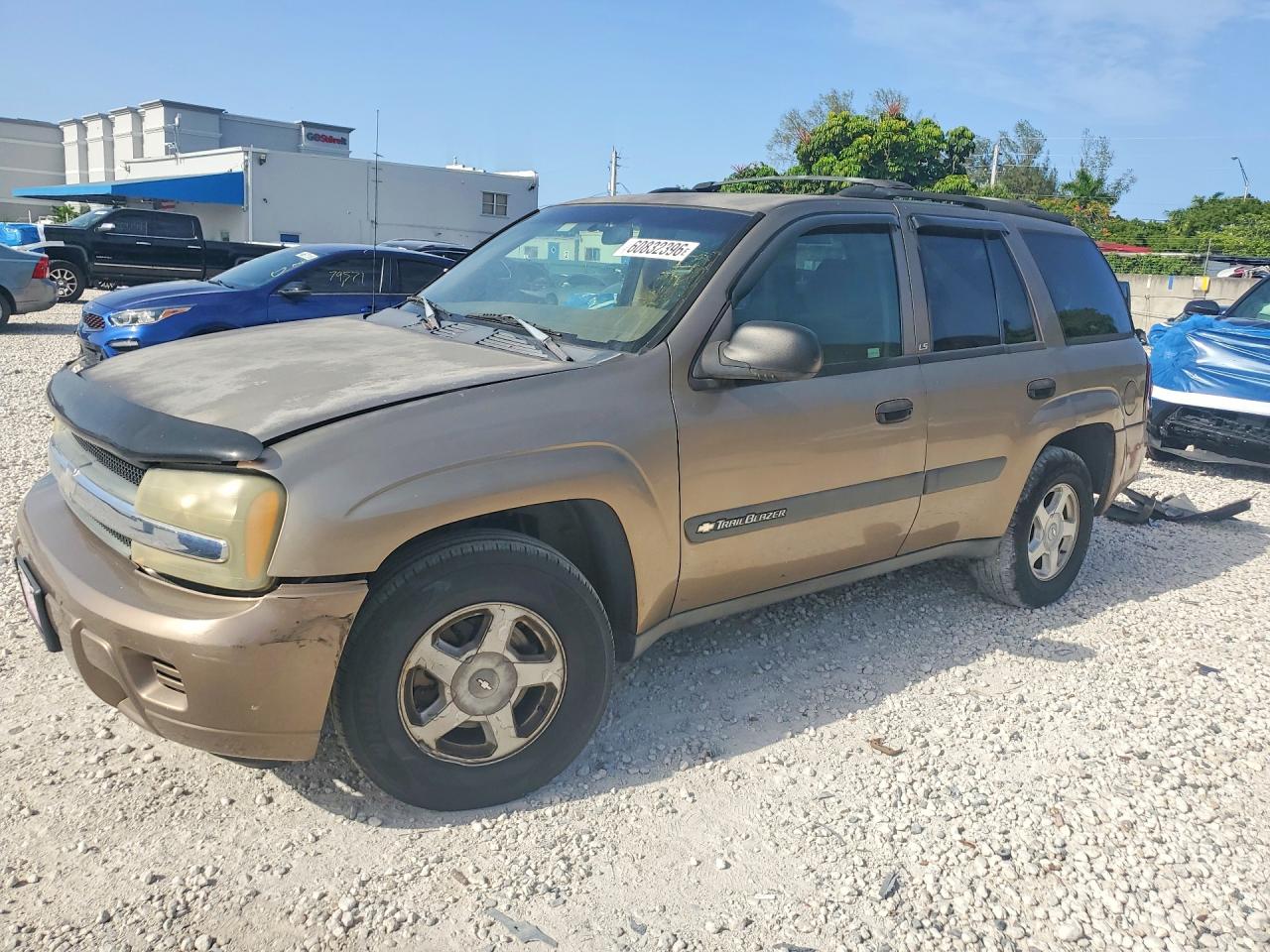 2003 Chevrolet TrailBlazer LS, VIN 1GNDS13S532225142 — Front end