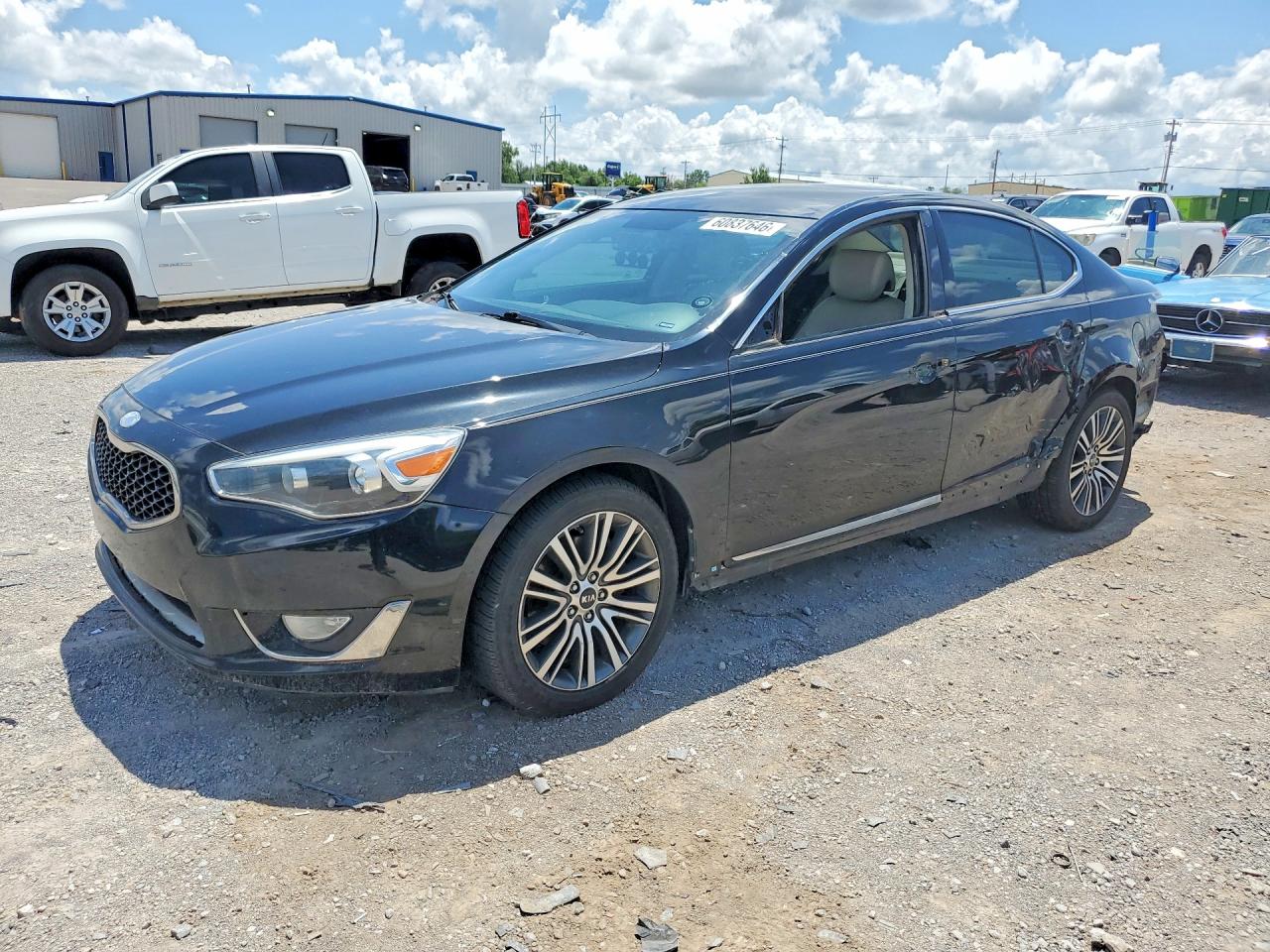 2014 Kia Cadenza Premium, VIN KNALN4D76E5149047 — Rear end