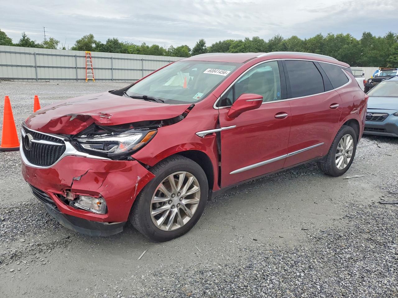 2019 Buick Enclave Premium, VIN 5GAERCKW7KJ253118 — Front end